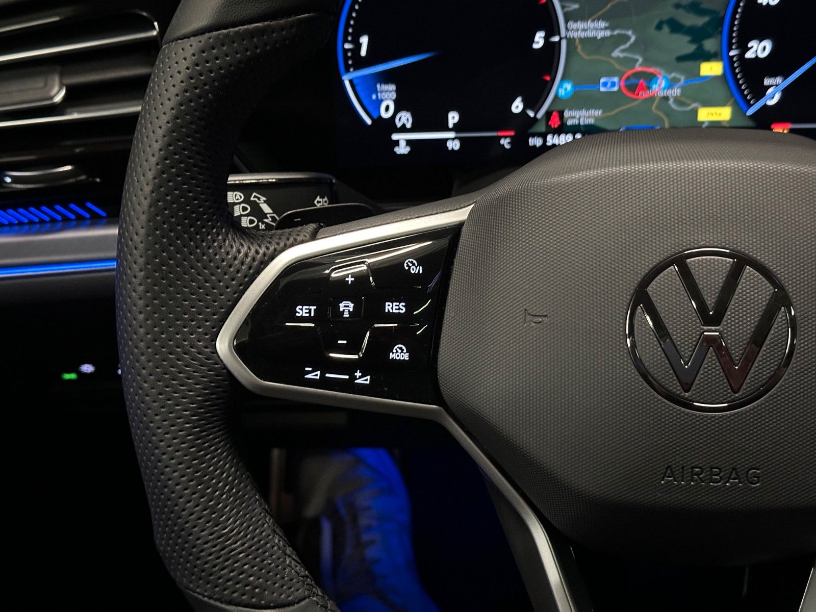 Volkswagen Touareg V6 TDI 4Motion R-Line Black - Samsaru's Car Outlet