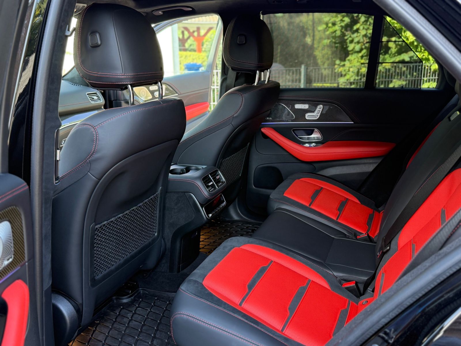 Mercedes-Benz GLE 63 AMG Black Red Seats Carbon