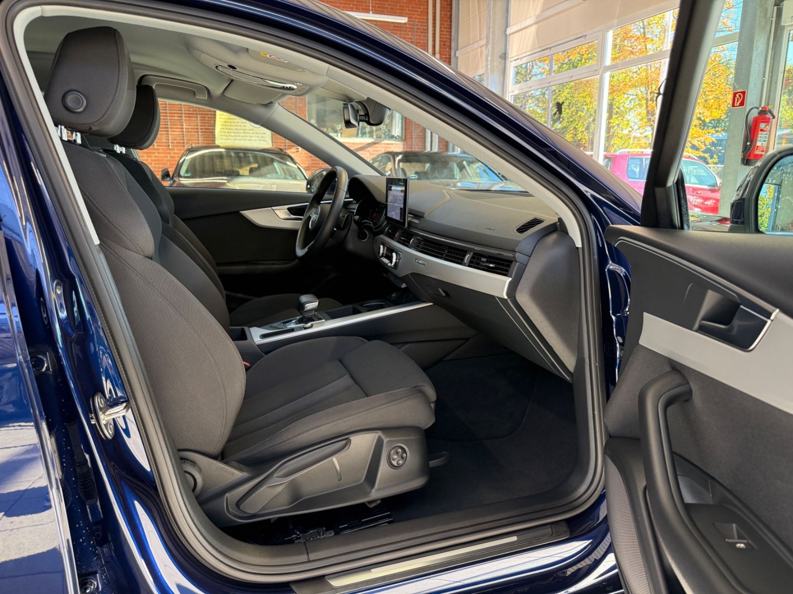 Audi A4 Lim. 40 TDI quattro advanced /1Hd./Matrix/ACC