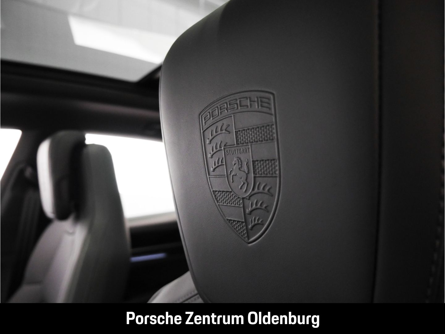 Porsche Macan Electric 4 Luftfed AHK BOSE Pano Matrix LE