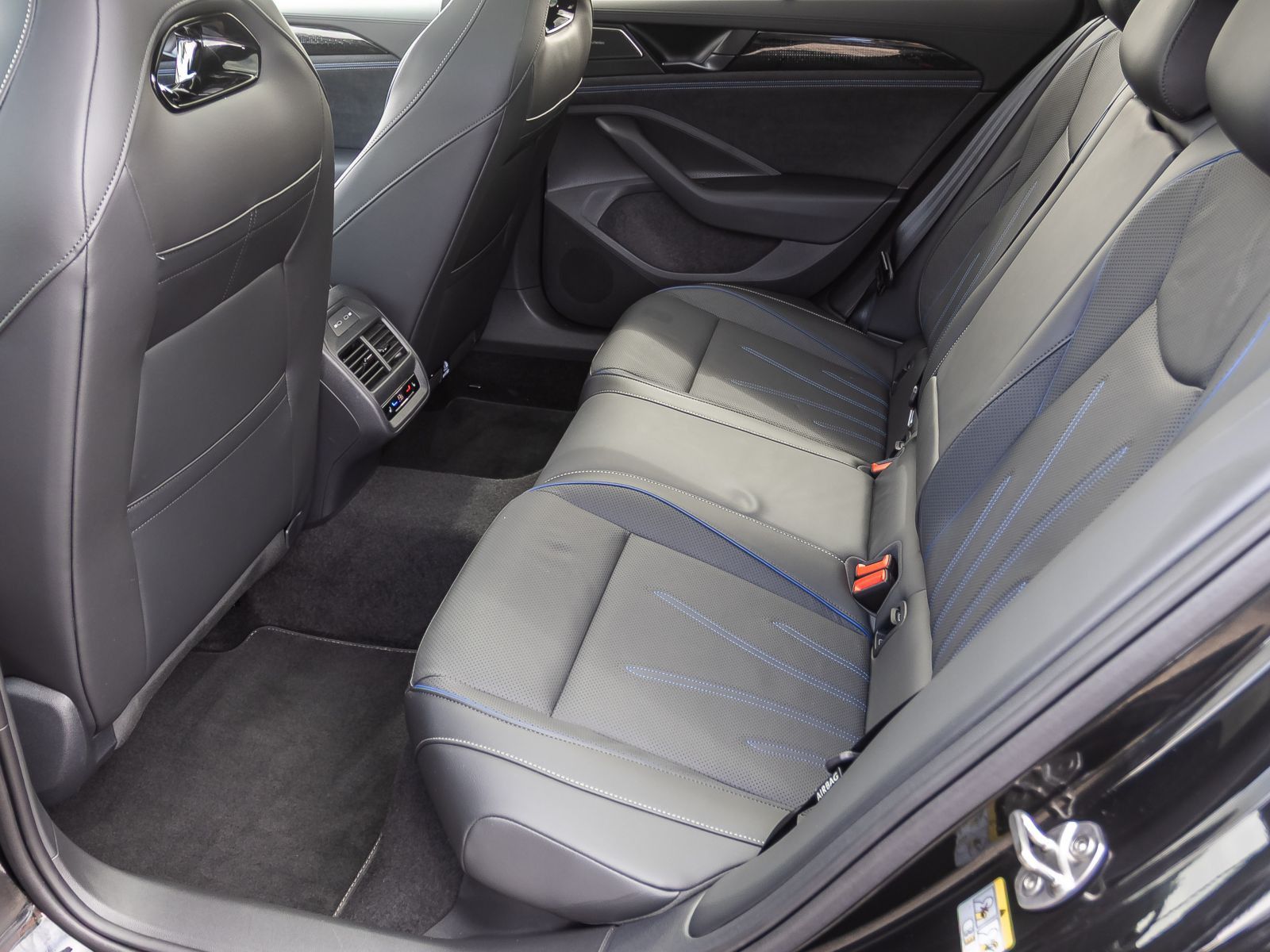 Volkswagen Passat Variant 2.0 TSI "R-Line" 4M DSG Navi LED