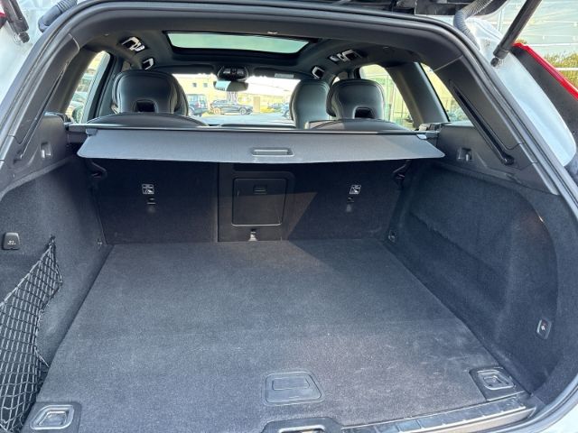 Volvo XC60 R Design T6 21''LM AHK ACC Google DAB Harma