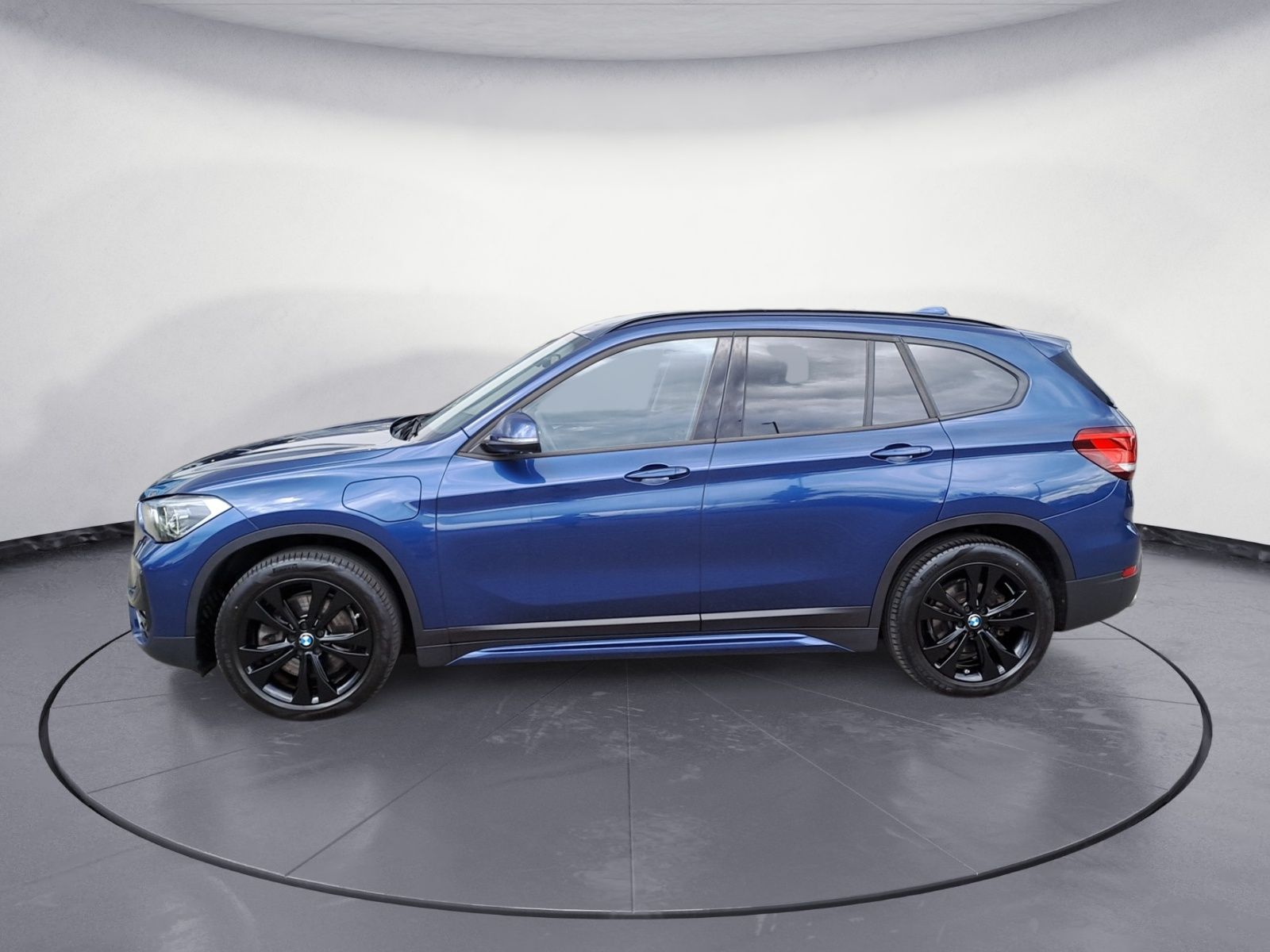 BMW X1 xDrive25e Sport Line Steptronic - Samsaru's Car Outlet