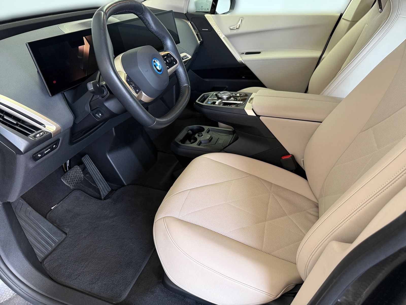 BMW iX40xDrive*LED*ACC*360*H&K*Leder*Atelier oyster*