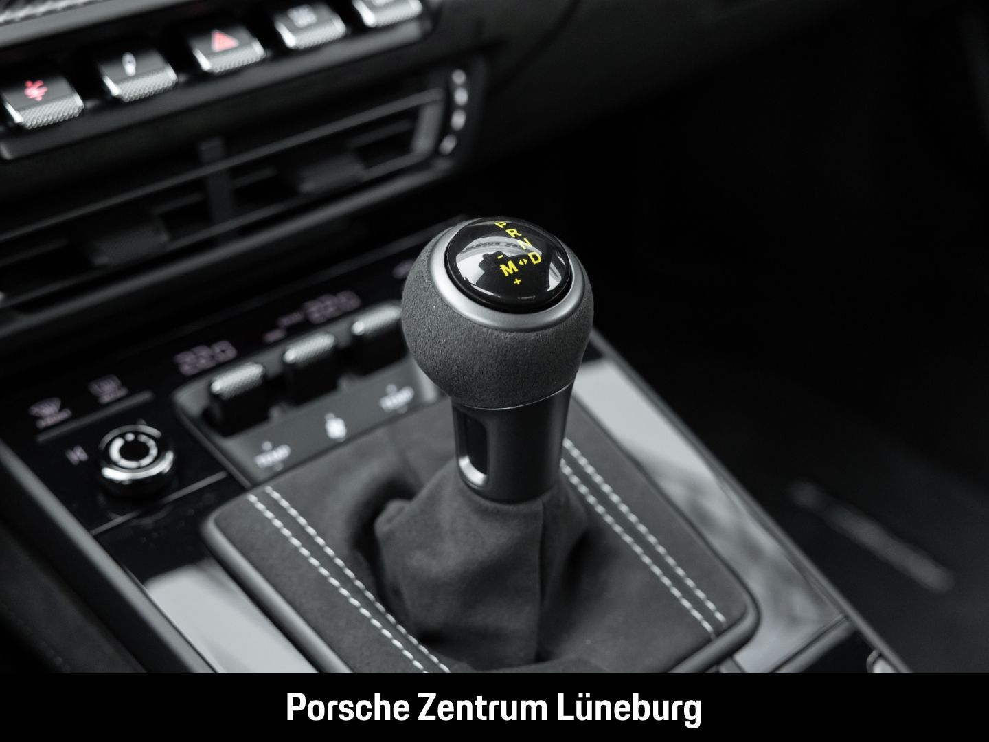 Porsche 992 911 GT3 RS - Samsaru's Car Outlet