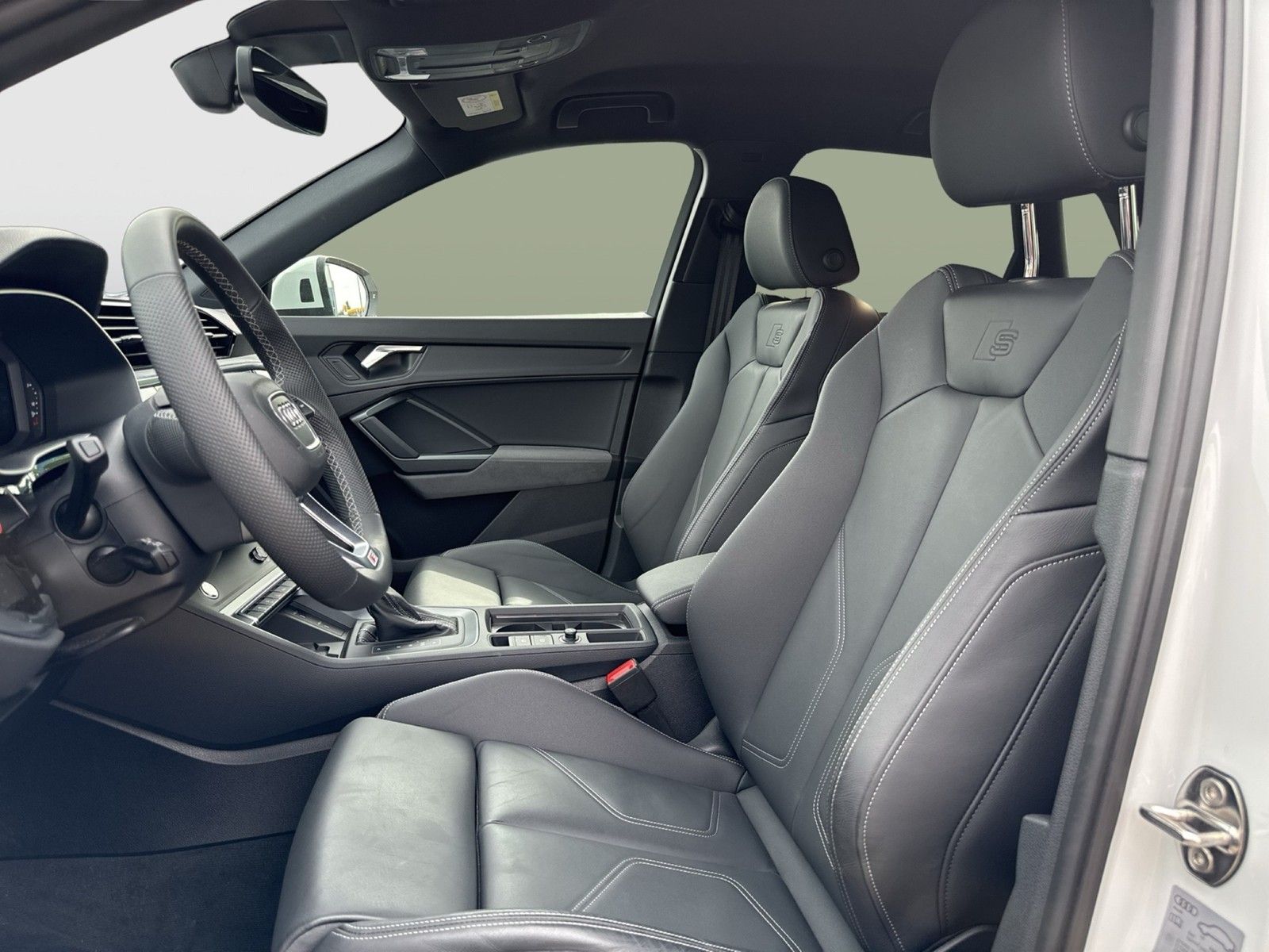 Audi Q3 40 quattro S LINE STANDHZ. AHK 360°CAM LM20