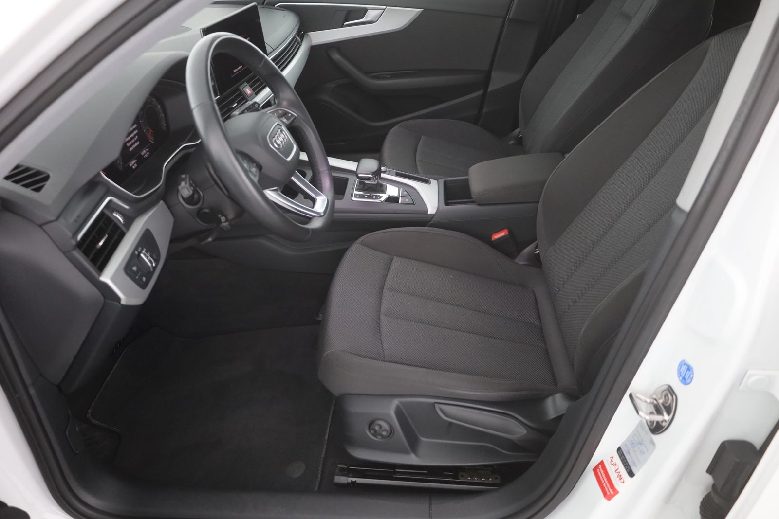 Audi A4 40 TDI Avant S-tronic - Samsaru's Car Outlet