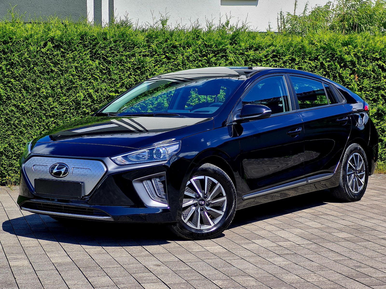 Hyundai IONIQ Elektro - Samsaru's Car Outlet