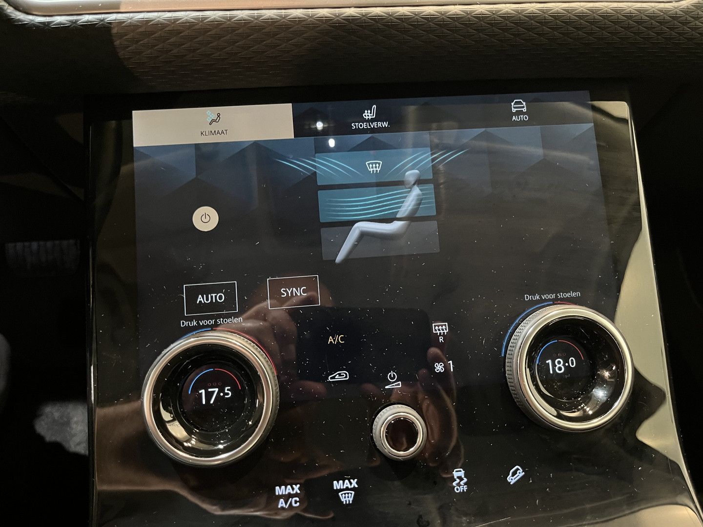 Range Rover Velar 2.0 P400e AWD PHEV - Samsaru's Car Outlet