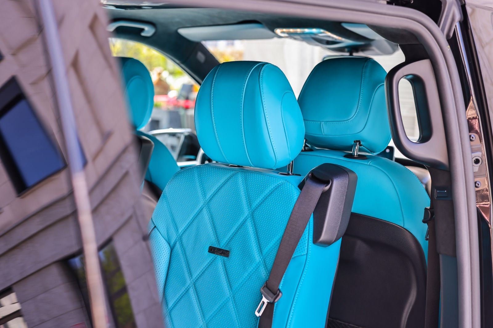 Mercedes-Benz V 300 4MATIC - Samsaru's Car Outlet
