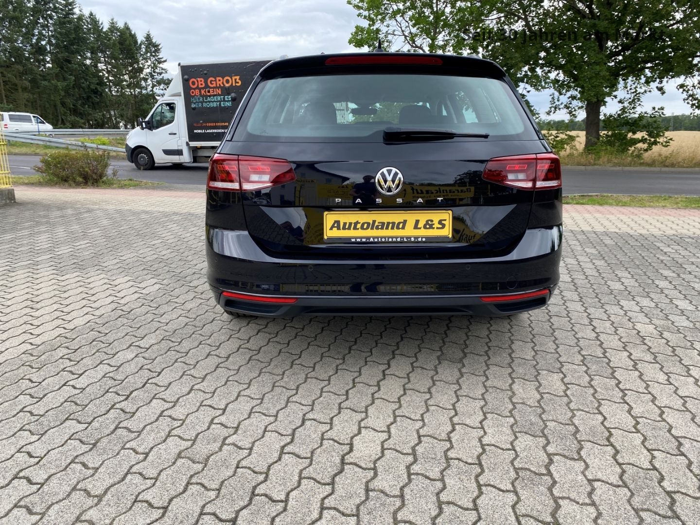 Volkswagen Passat Variant Business 2.0 TDI - Samsaru's Car Outlet