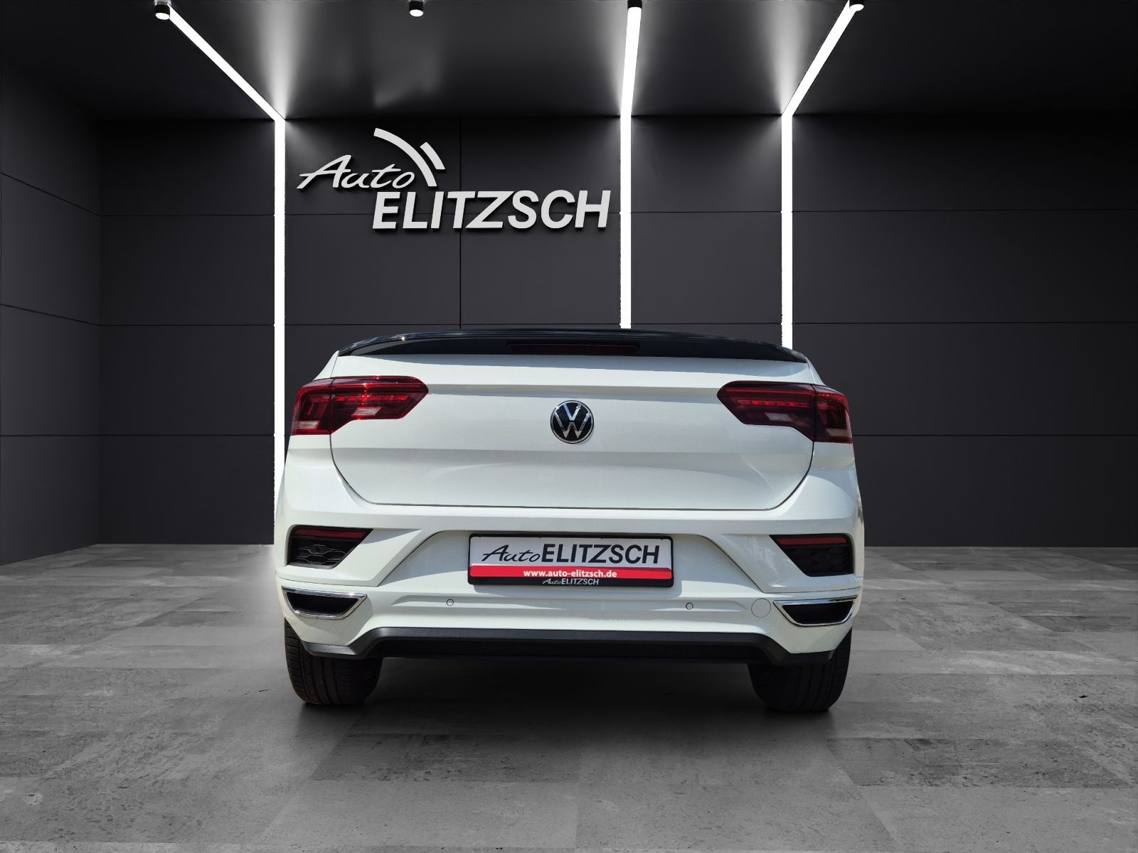 Volkswagen T-Roc TSI R-Line - Samsaru's Car Outlet