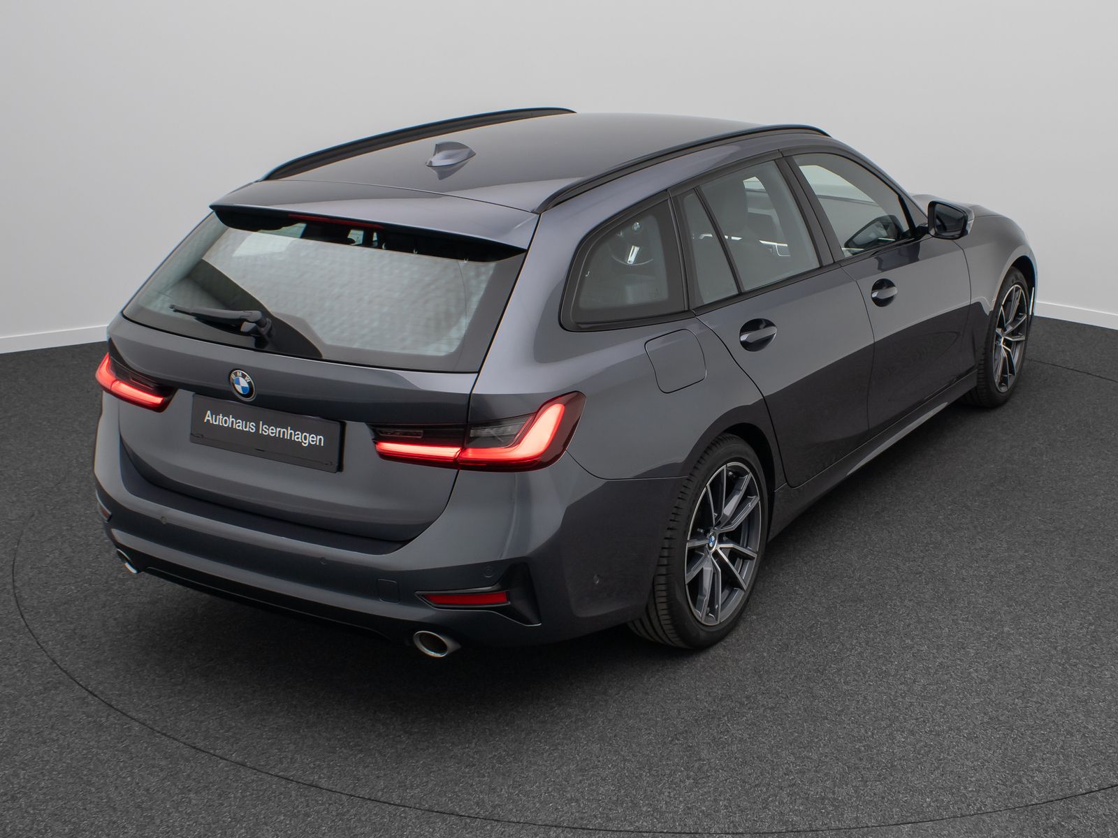 BMW 320i Sport Line - Samsaru's Car Outlet