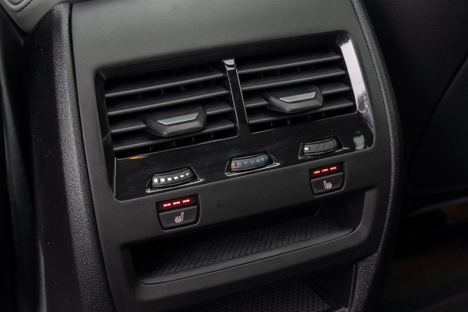 BMW X6 30d M SPORT - Samsaru's Car Outlet