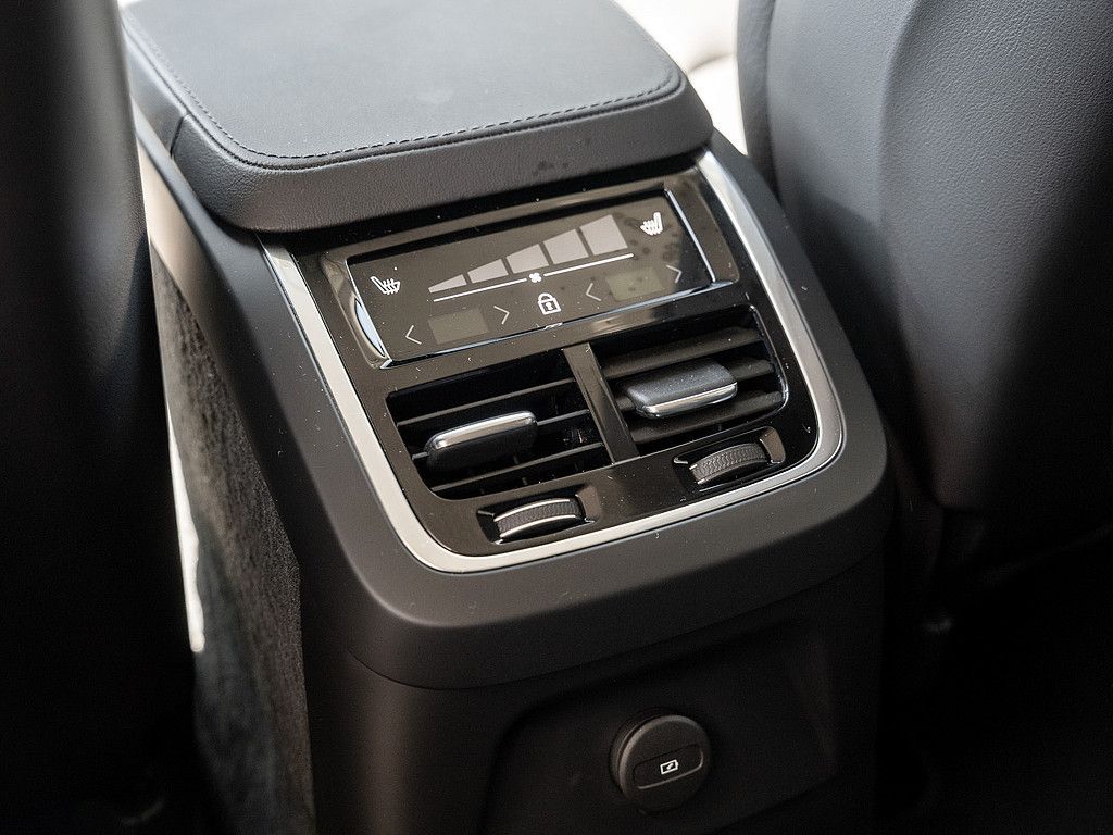 Volvo XC90 T8 AWD Core AHK RÜCKFAHRKAMERA H/K