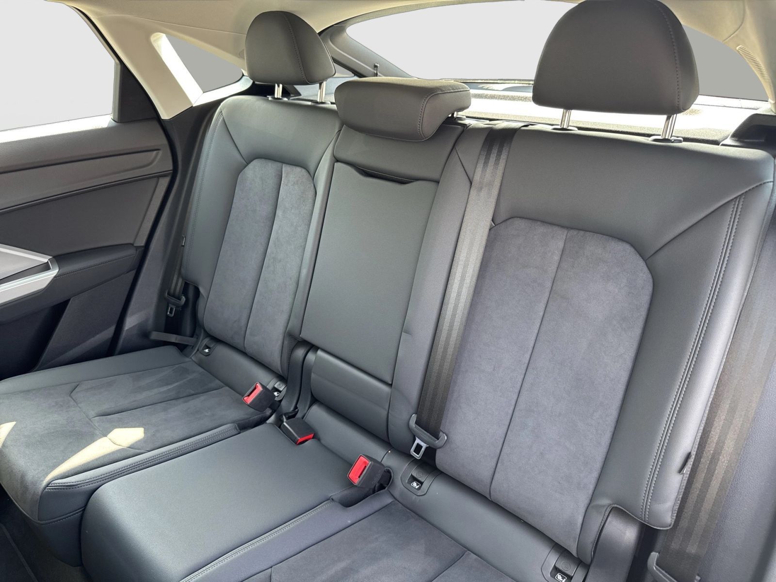 Audi Q3 Sportback 40 TDI Q S LINE - Samsaru's Car Outlet