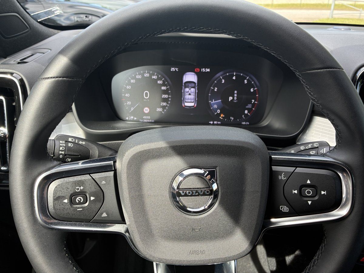 Volvo XC40 T2 Core  Anhängerzug