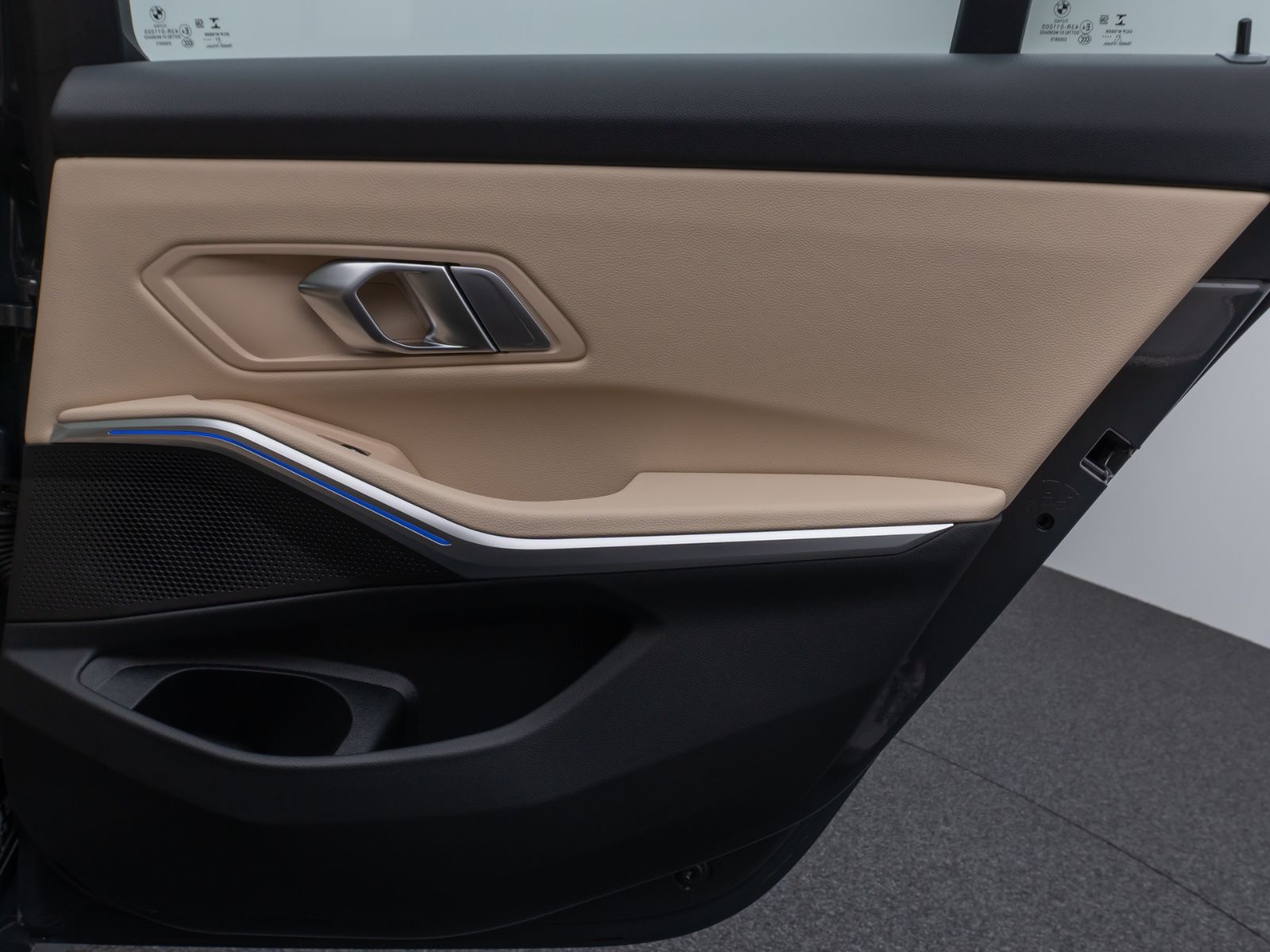 BMW 320d xD Luxury Line - Samsaru's Car Outlet
