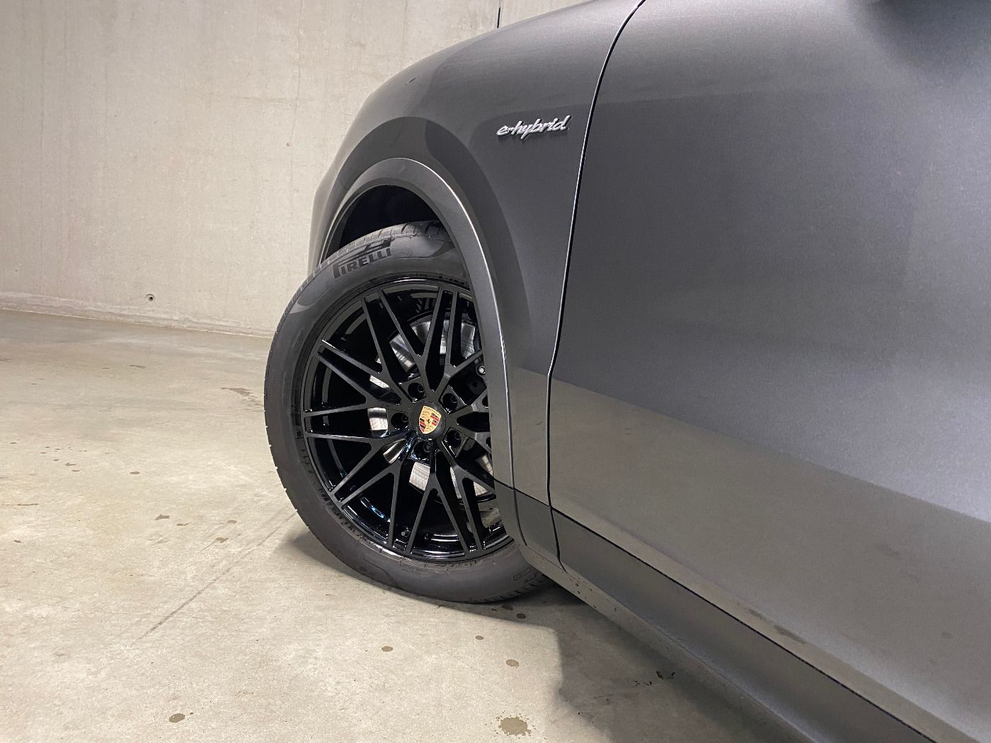 Porsche Cayenne E-Hybrid Coupe | Adaptive Luftfederung |