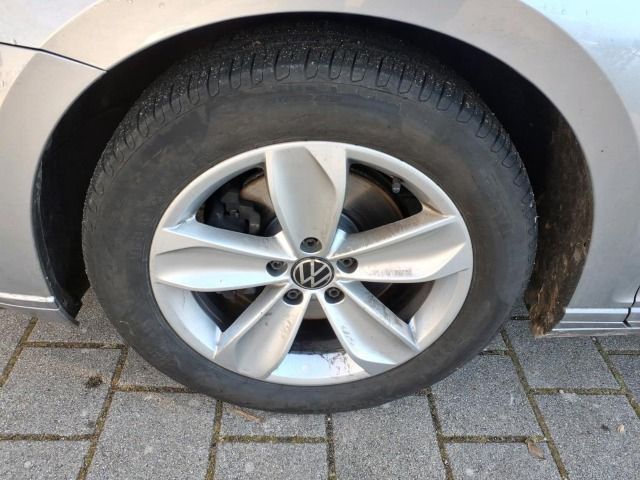Volkswagen Passat Variant 2,0TDI 4M Business AHK LED Kamera