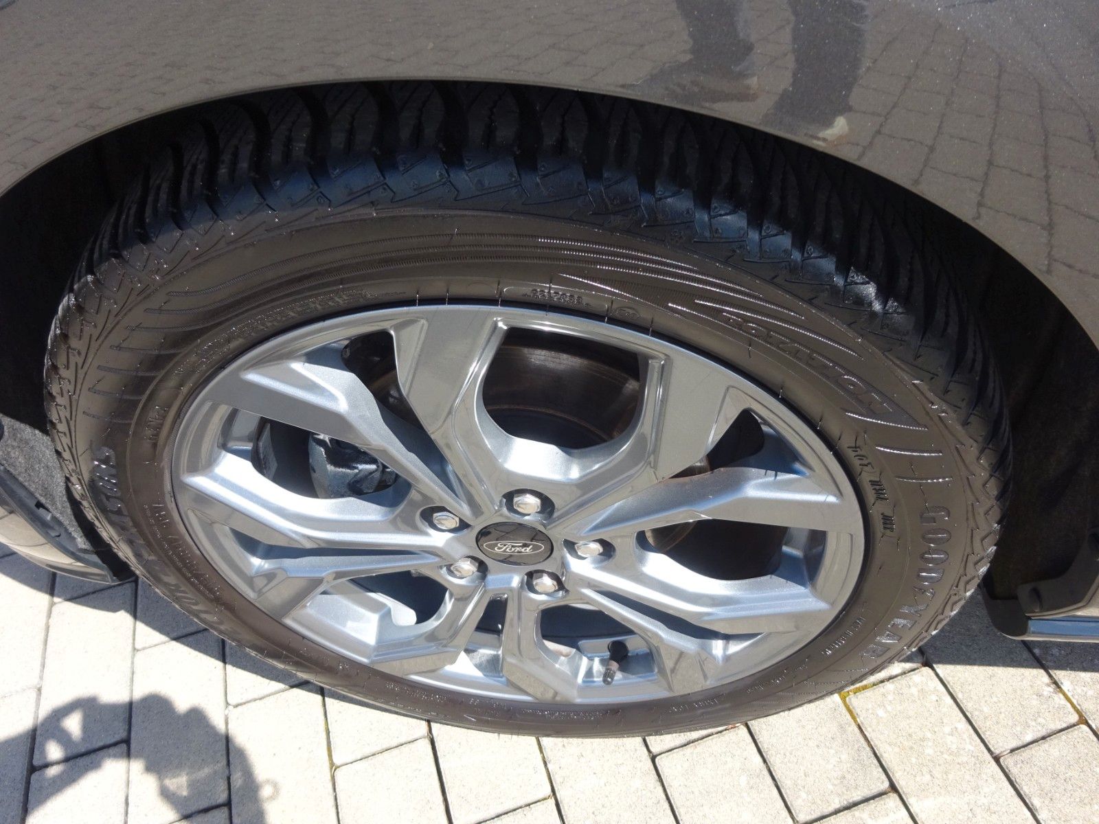 Ford Focus Turnier ST-Line X Autom AHK iACC HuD