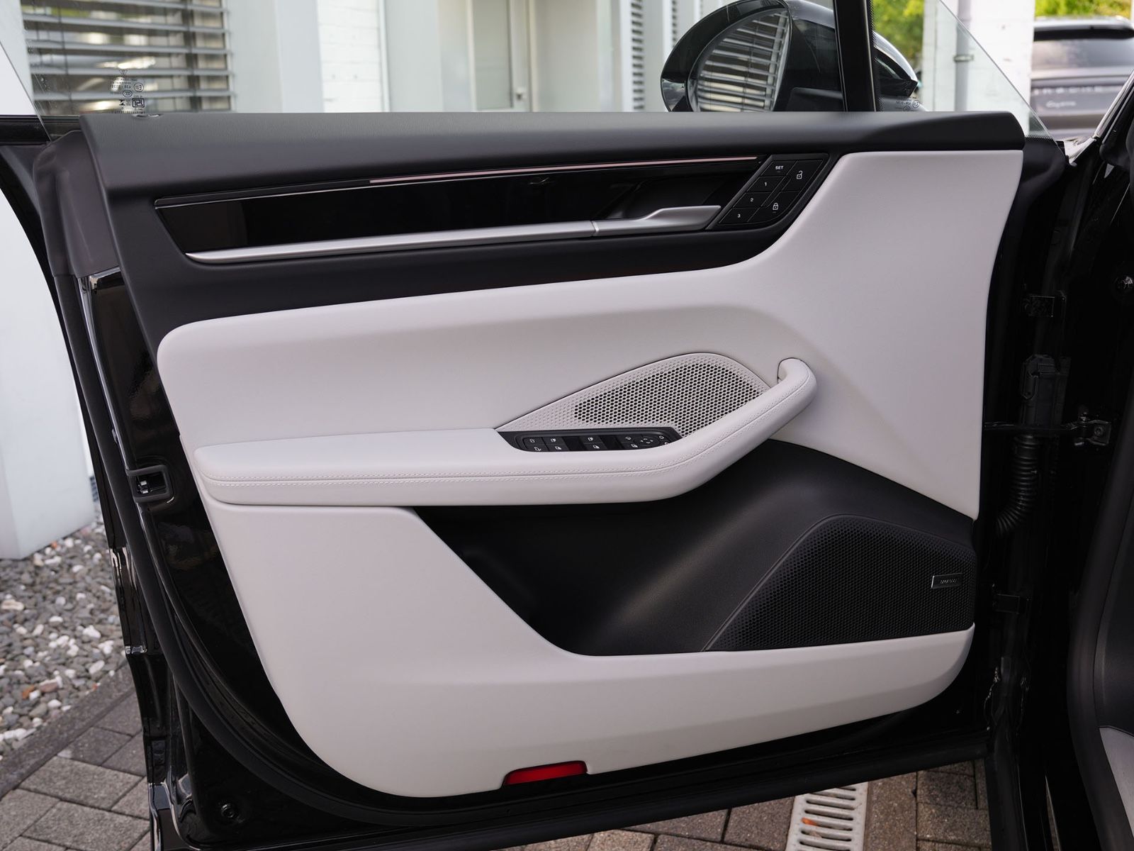 Porsche Macan 4 ACC-LUFTF.-PANO-BOSE-22"RS-LEDER KREIDE