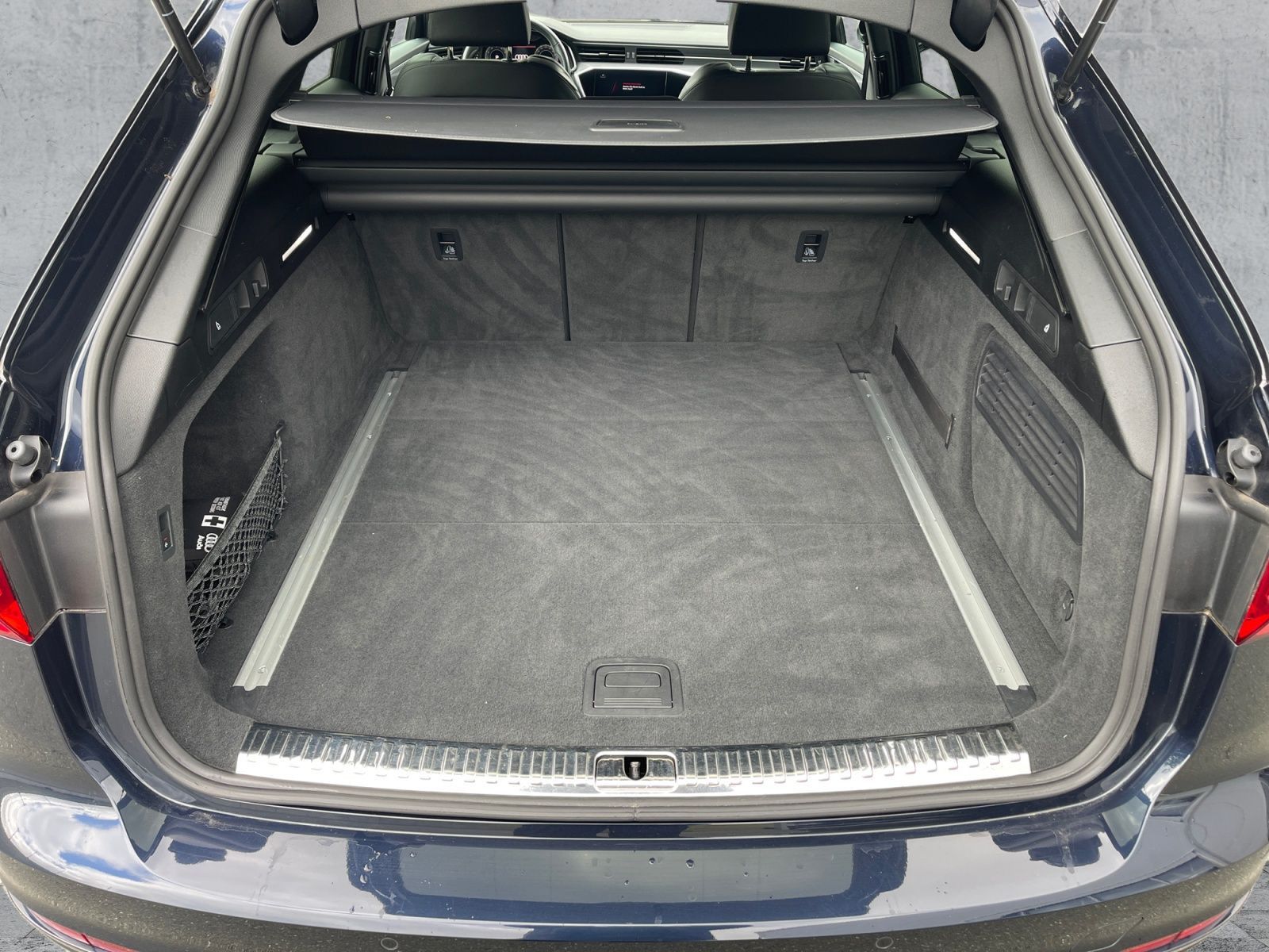 Audi A6 Avant 55 TFSI QU S-LINE 5JG+NAVI+AHK+HuD+B&O