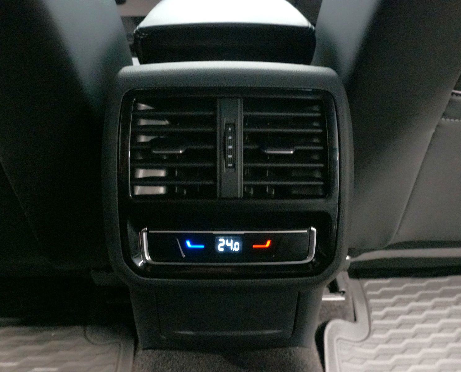 Volkswagen Passat Variant R-Line 4Motion 2.0 TDI*AHK*IQ.Lig