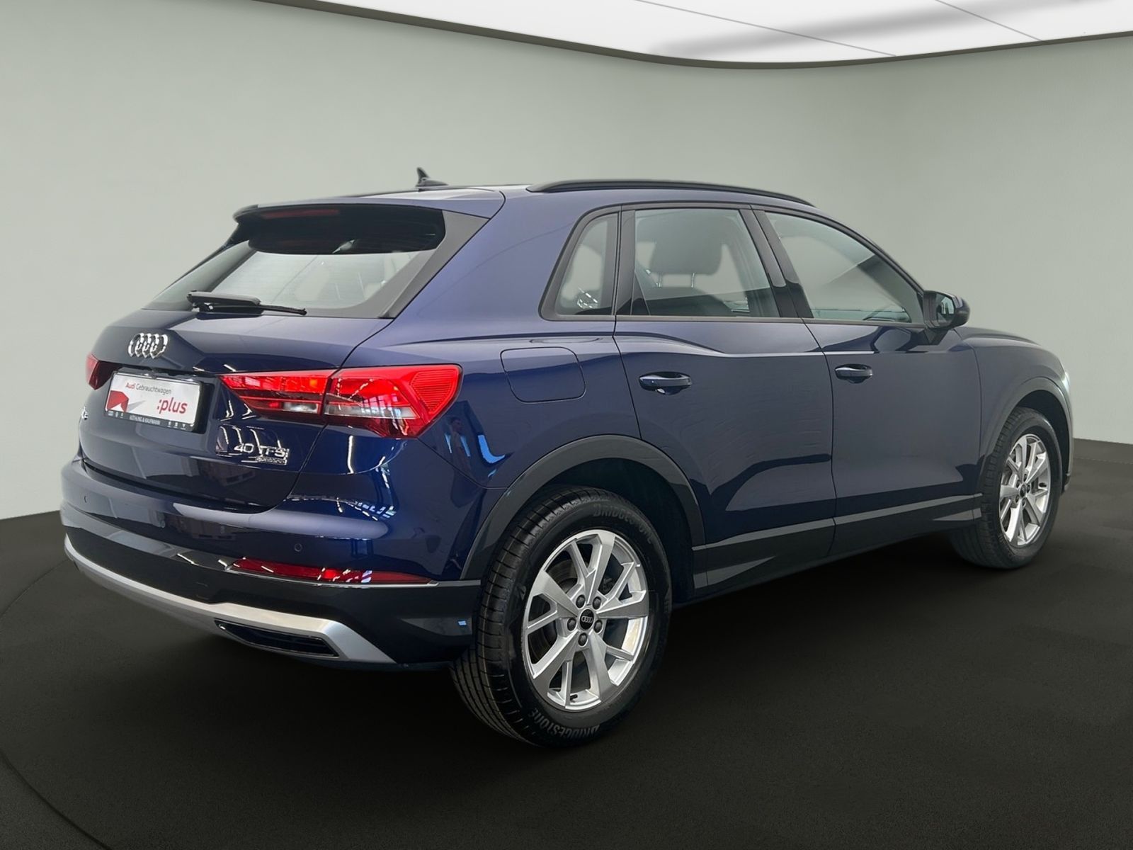Audi Q3 40 TFSI quattro - Samsaru's Car Outlet