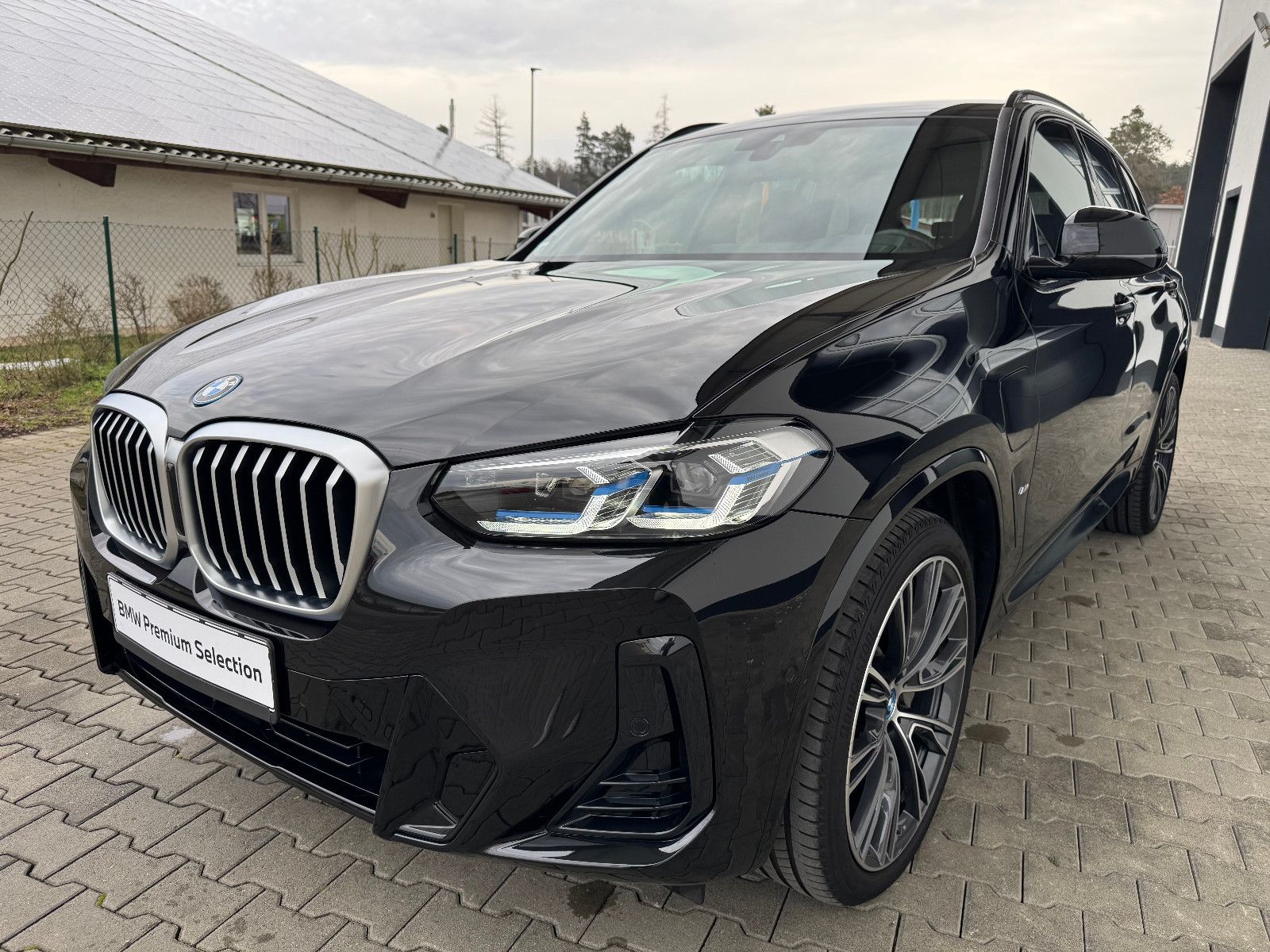 BMW X3 xDrive 30e M Sport - Samsaru's Car Outlet