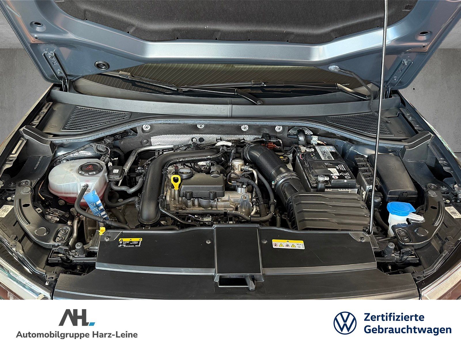 Volkswagen T-Roc 1.0 TSI Style - Samsaru's Car Outlet