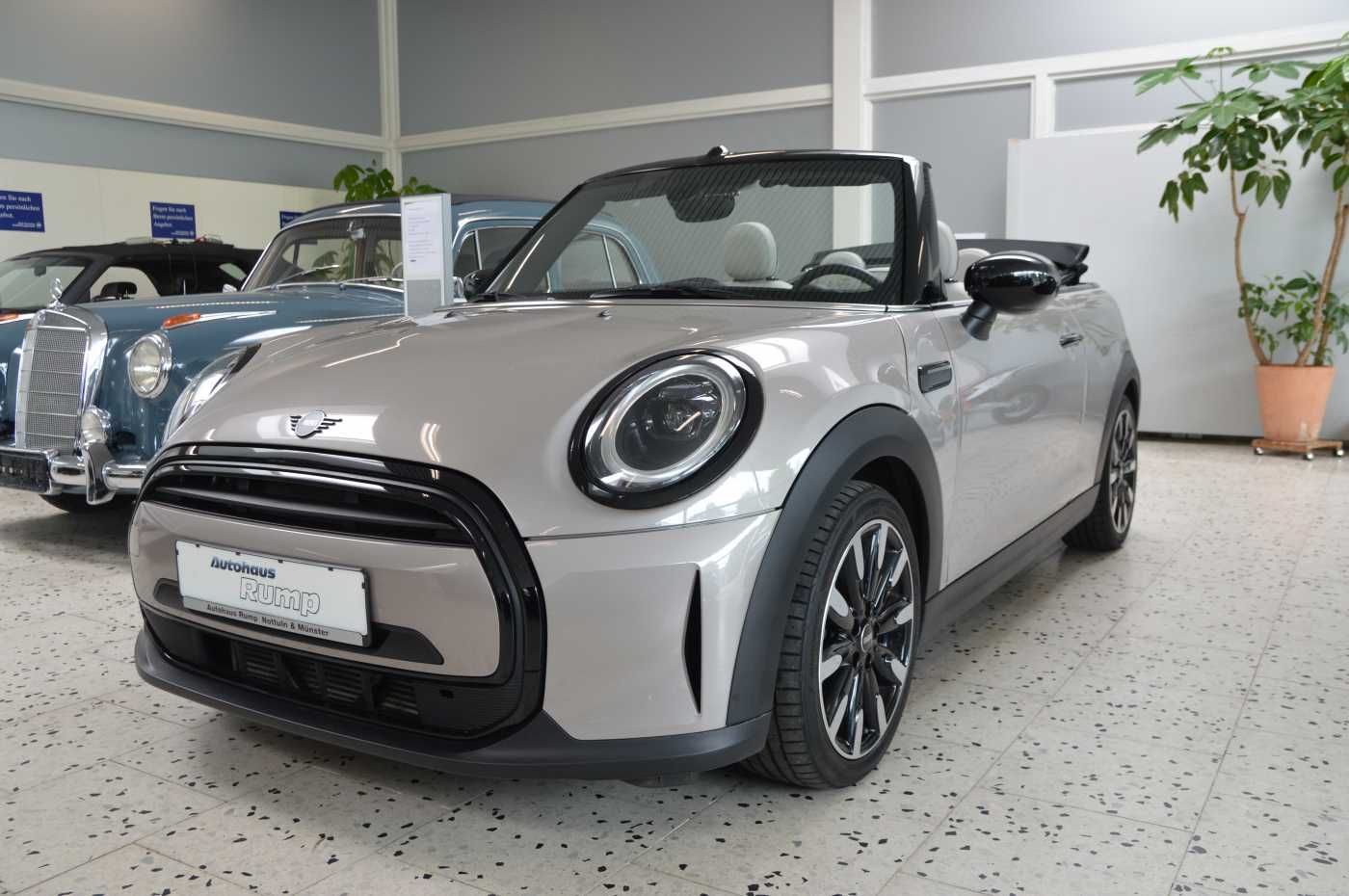 MINI CABRIO Cooper Classic - Samsaru's Car Outlet