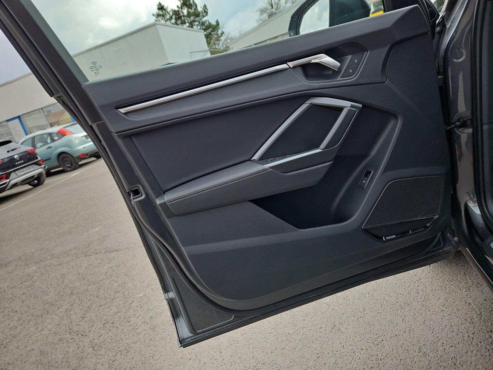 Audi Q3 40 TFSI quattro S tronic S line - Samsaru's Car Outlet