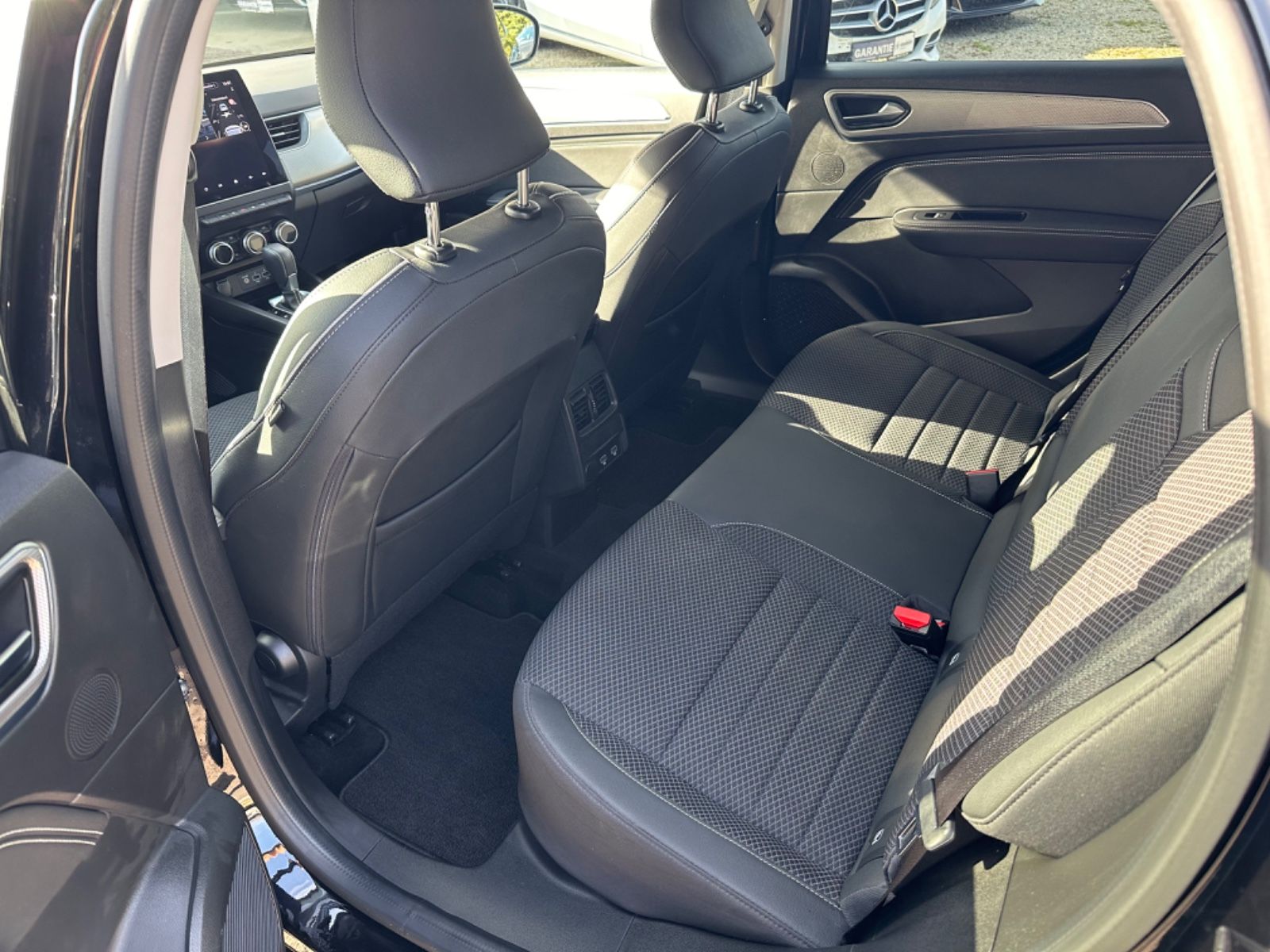 Renault Arkana E-Tech Intens - Samsaru's Car Outlet