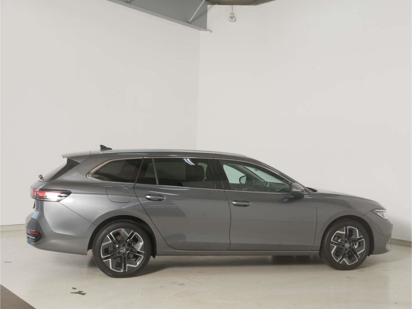 Volkswagen Passat 1.5 eHybrid Elegance DSG AHK/Leder/Matrix