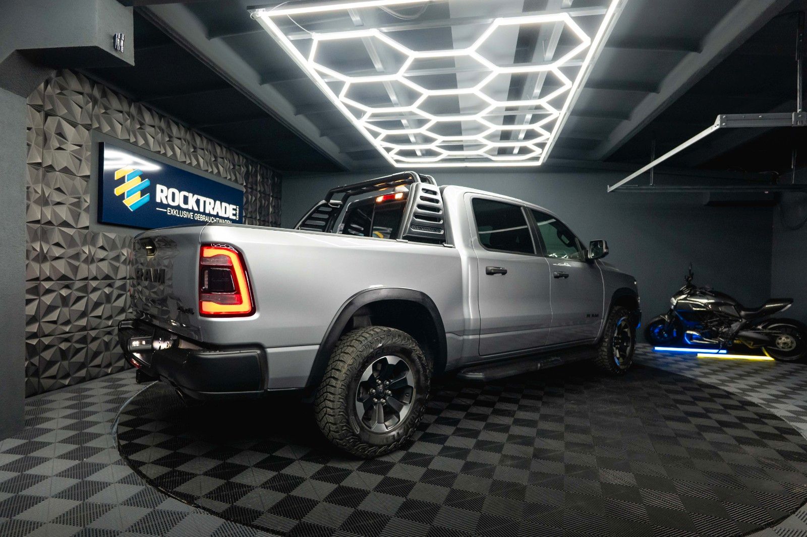 Dodge RAM 5.7 V8 HEMI 4x4 REBEL OFFROAD AXLE LOCK 19%