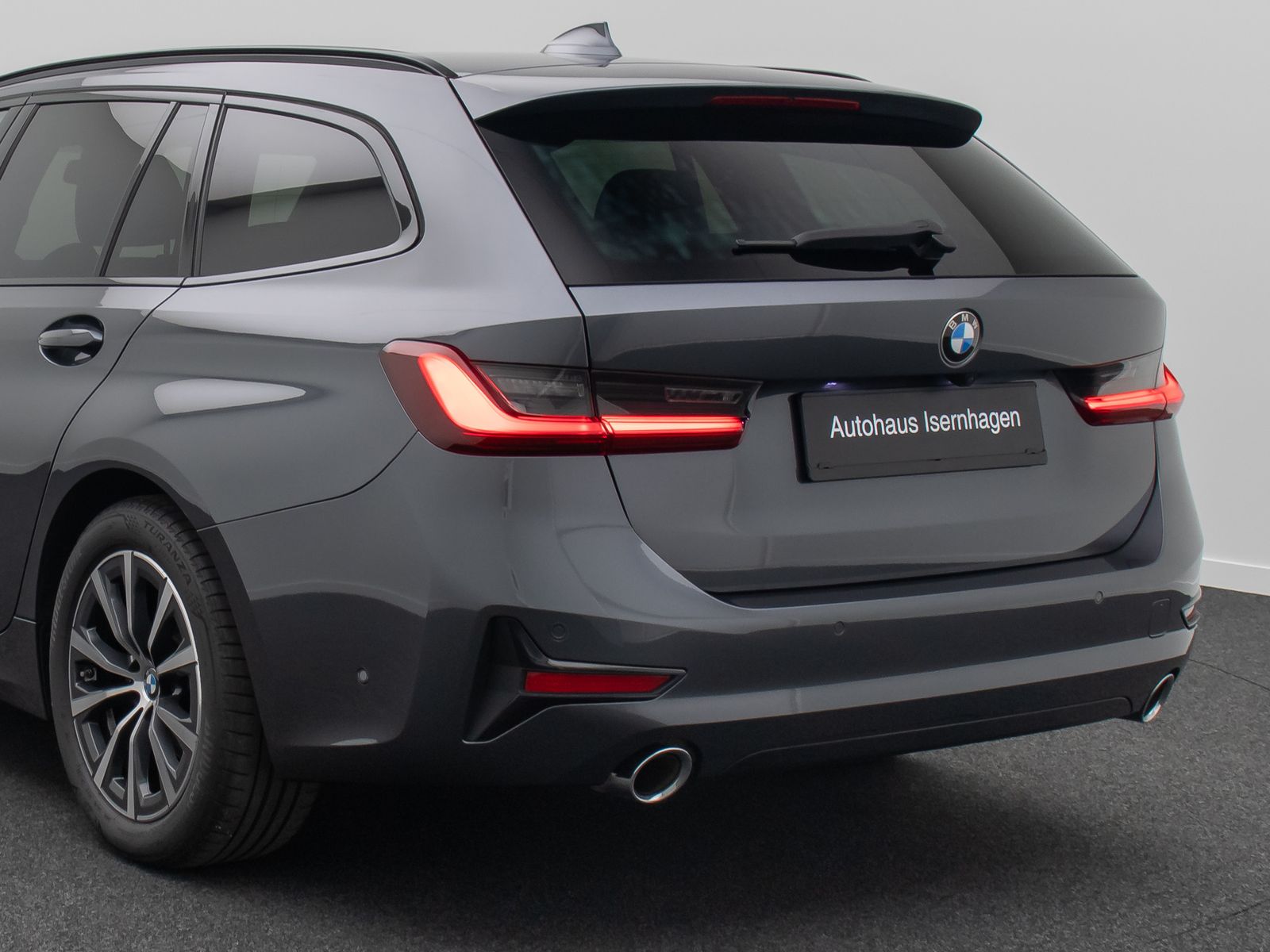 BMW 320d Sport Line - Samsaru's Car Outlet