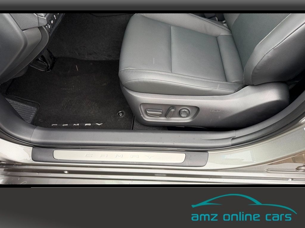 Toyota Camry 2.5 Hybrid Executive Navi*Kamera*LED