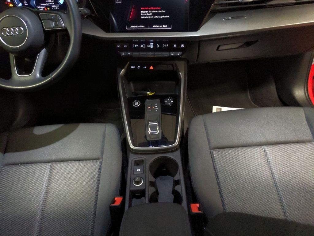 Audi A3 Sportback 40TFSIe S tronic Matrix SHZ PDC hin