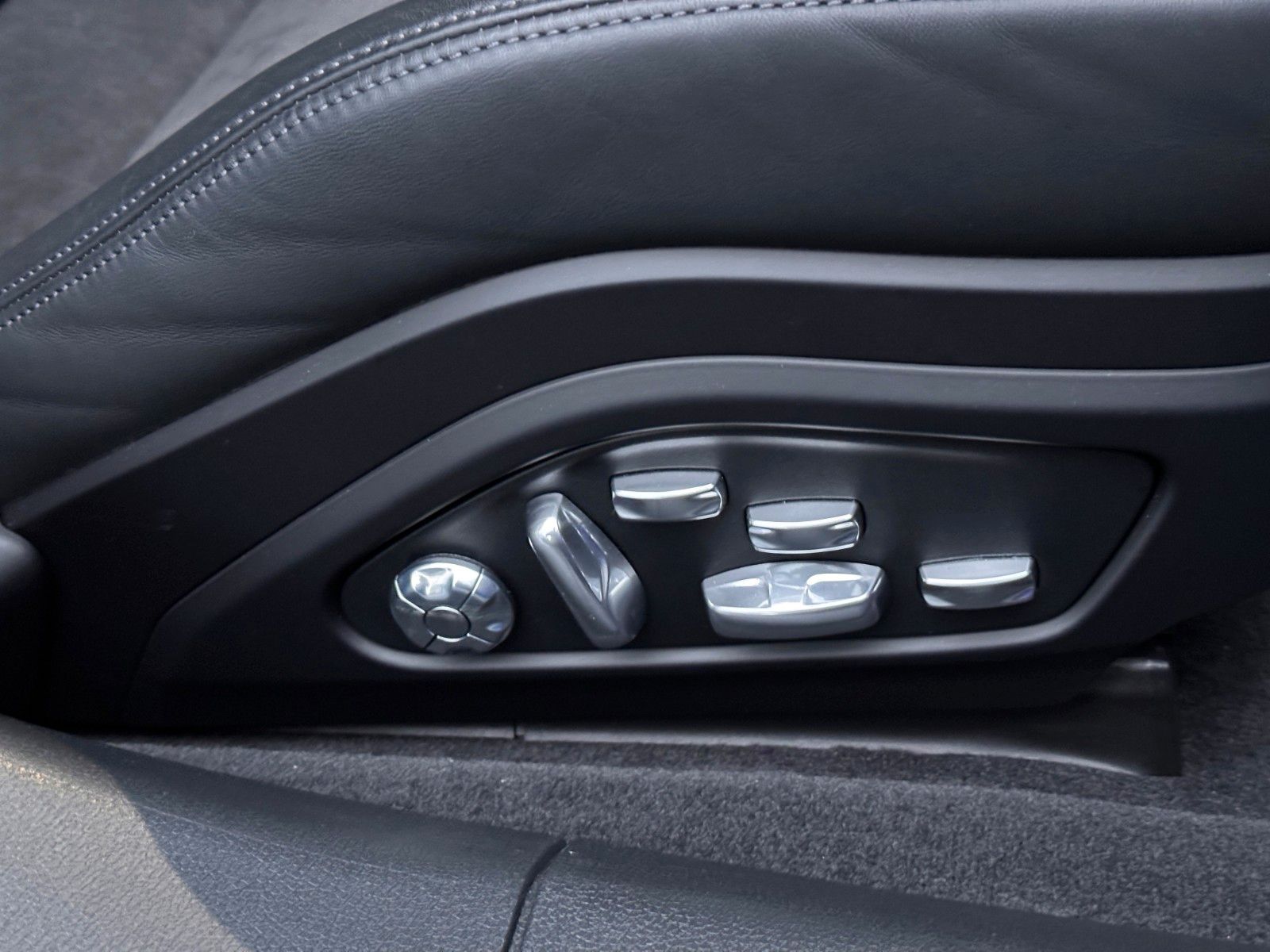 Porsche Panamera GTS SOURROUND VIEW PDCC PTVPLUS SOFORT