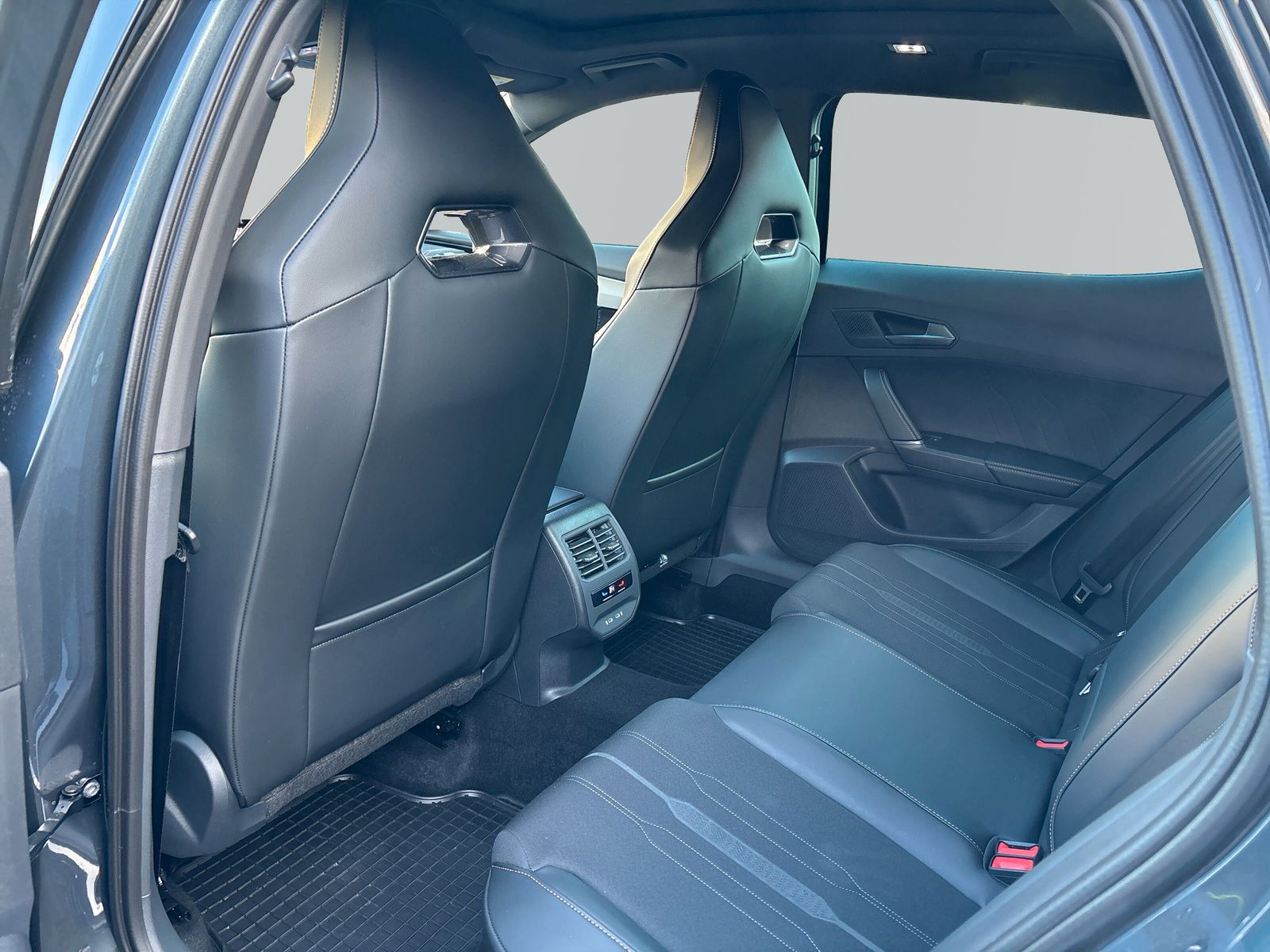 Cupra Formentor VZ 4Drive 2.0 TSI DSG *AHK*PANO*BEATS*