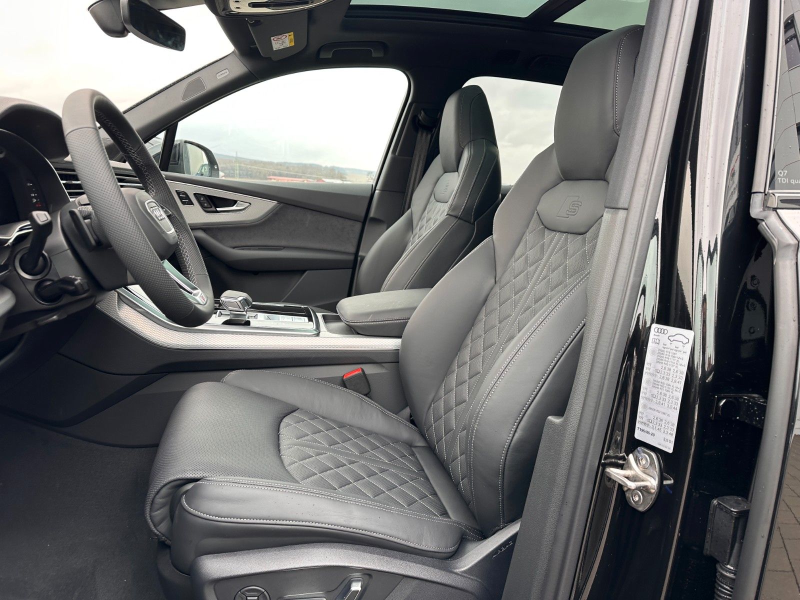 Audi Q7 50 TDI S line +AHK+STANDHEIZUNG+PANO+B&O