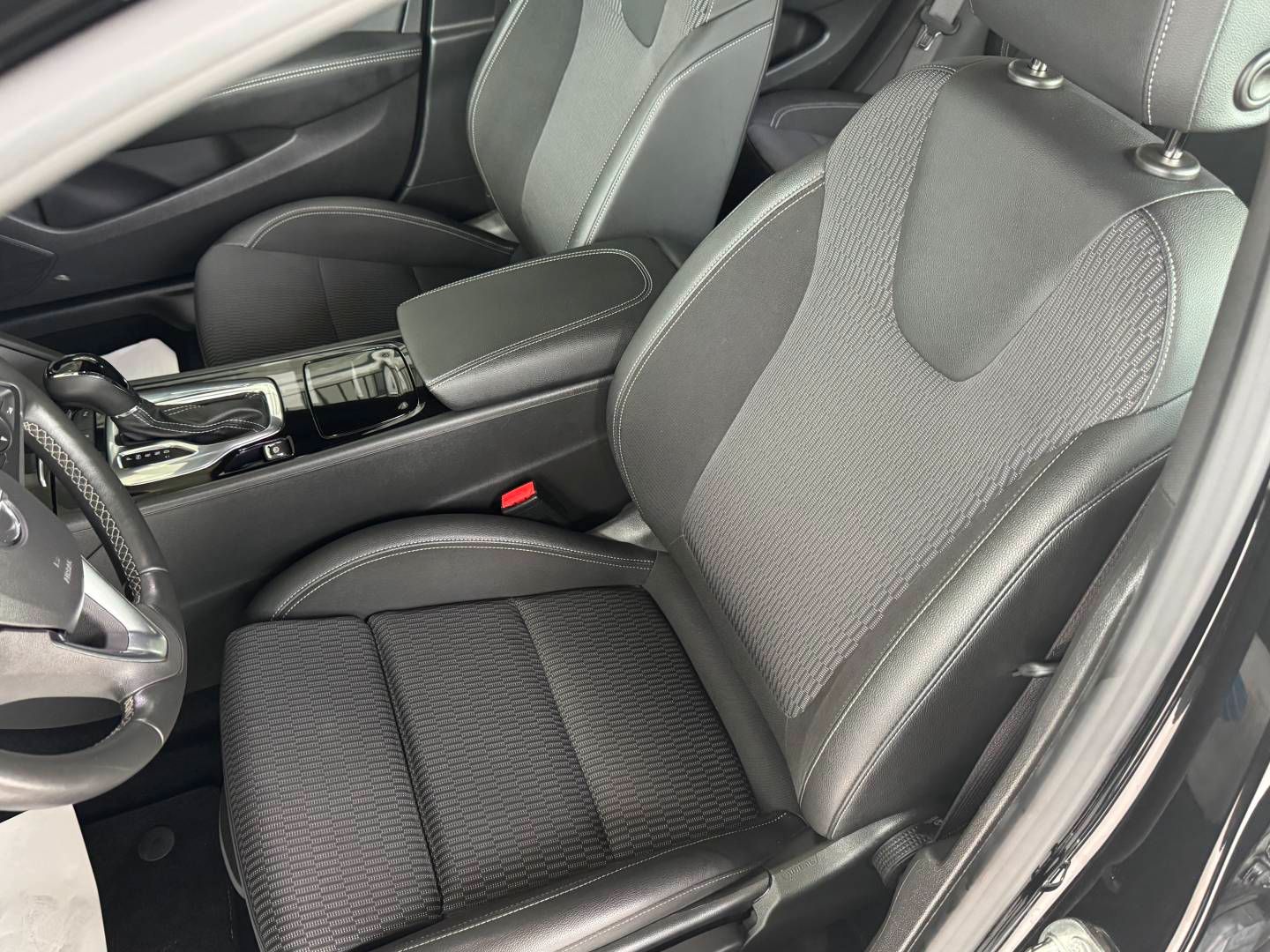 Opel Insignia ST 2.0D(128)AT8 Elegance - Samsaru's Car Outlet