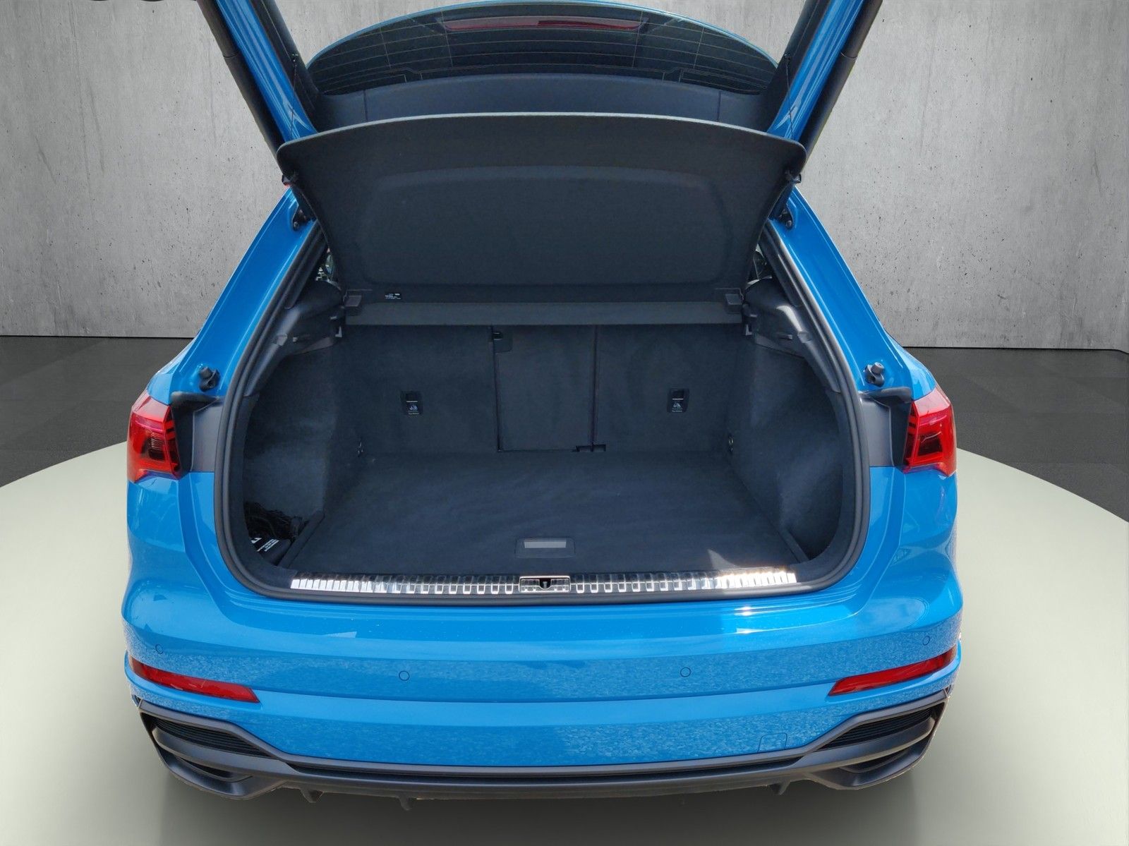 Audi Q3 40 TDI quattro S line S tronic - Samsaru's Car Outlet