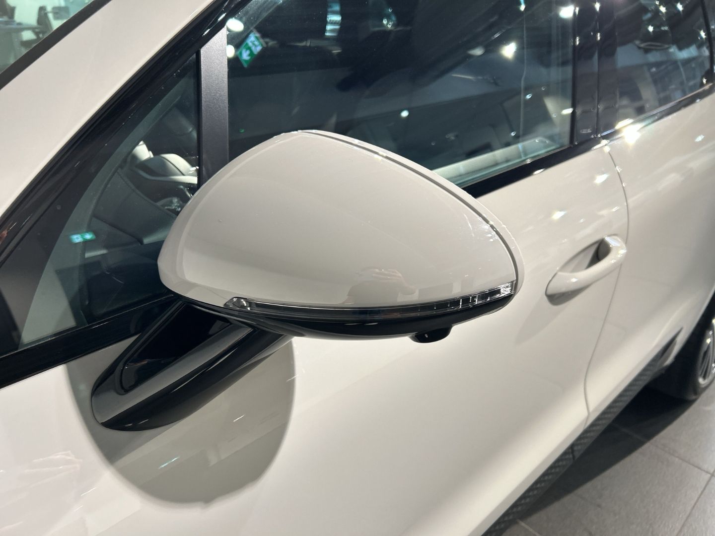 Porsche Macan S Kreide BOSE Sportabgasanlage Panorama