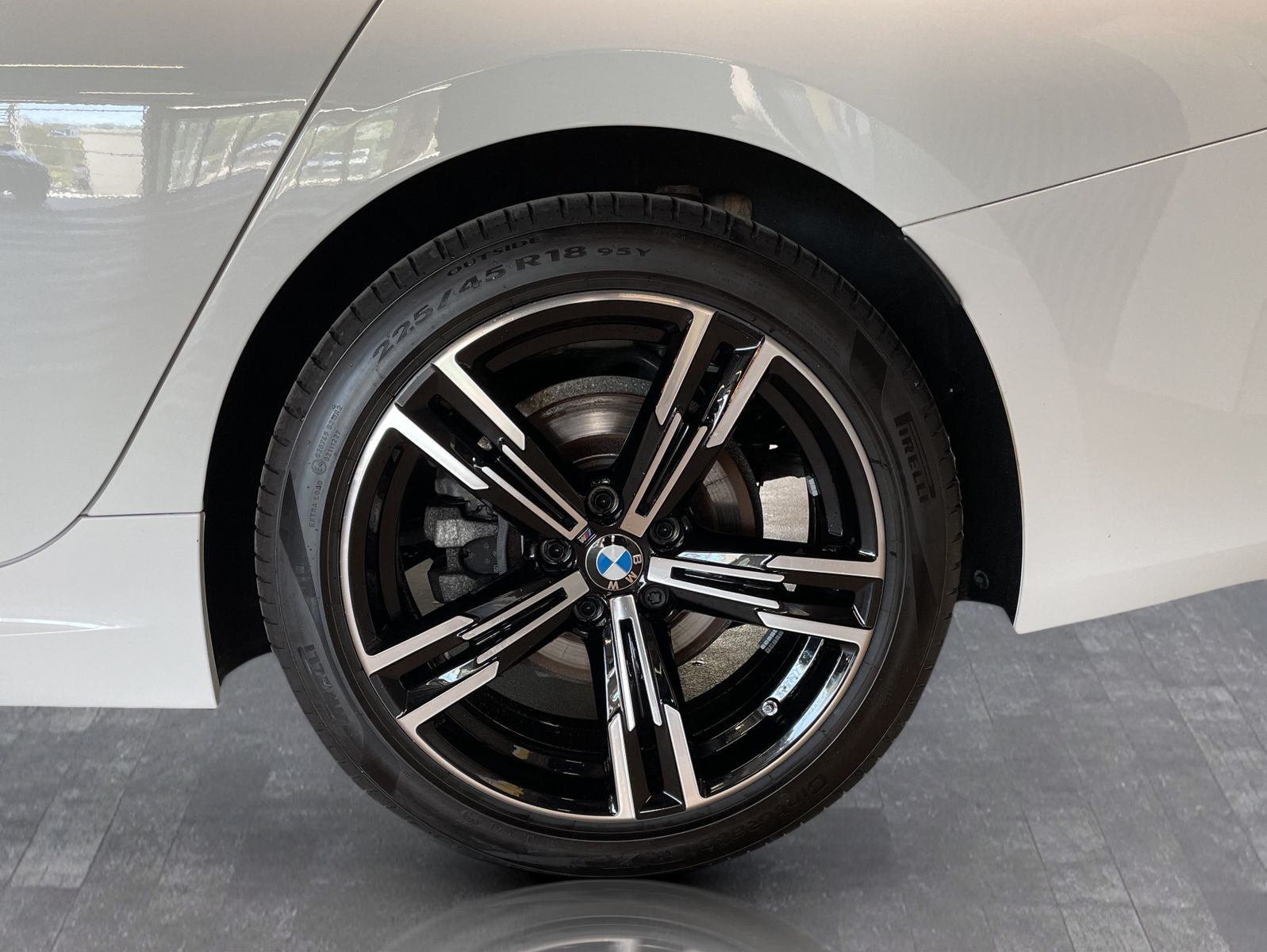 BMW 320i xDrive Limousine Leasing ab 370,77€¹ M Spor