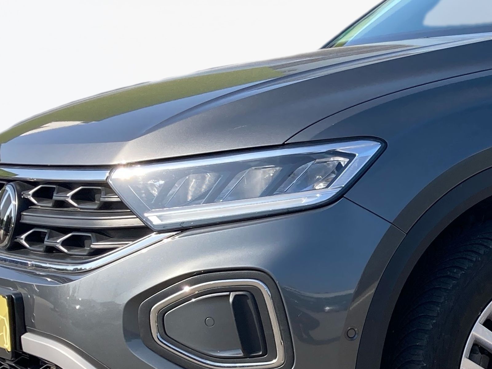 Volkswagen T-Roc LIFE 1.0TSI - Samsaru's Car Outlet