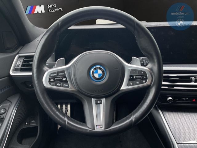 BMW 330 e xDrive M-Sport Pro LCI ACC AHK HUD HiFi