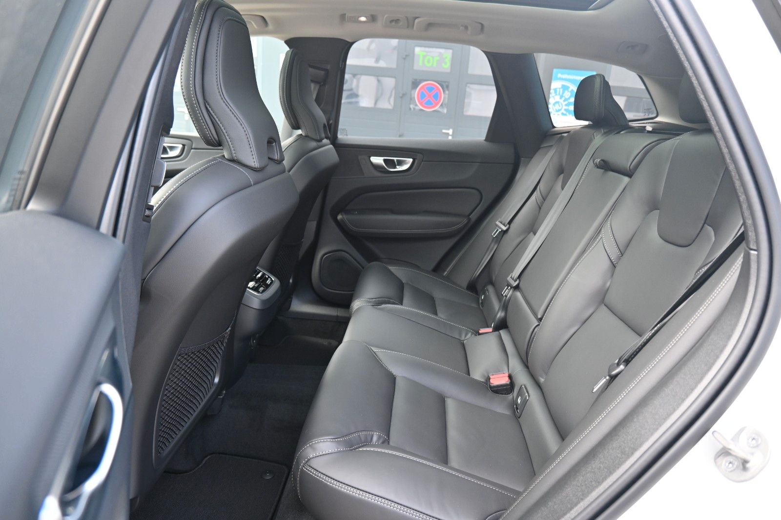 Volvo XC60 B4 D AWD Ultimate Dark*STDHZG*LUFT*360°*ACC