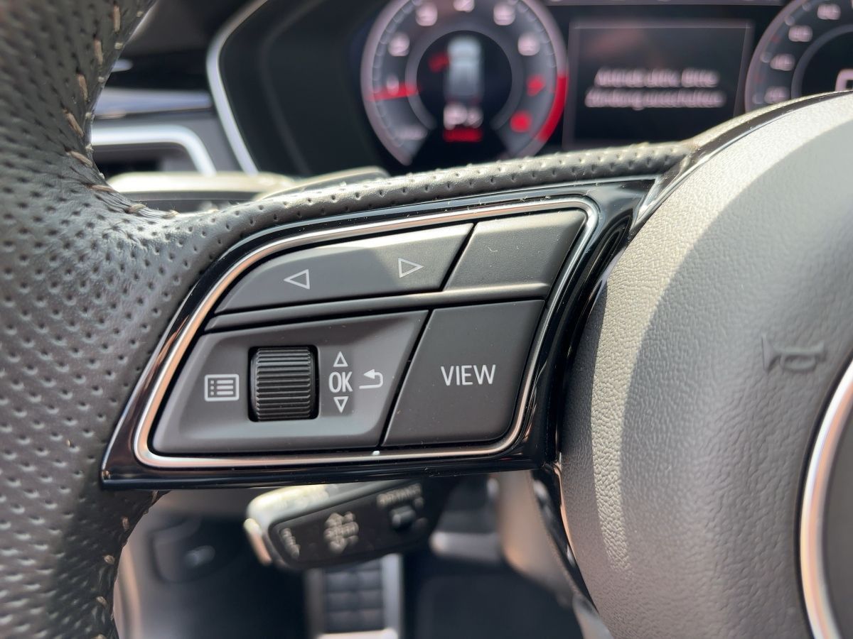 Audi A4 Avant 45 TFSI Q. S line edition - Samsaru's Car Outlet